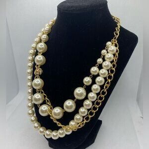 Elegant Gold and Pearl Necklace Approximately “18